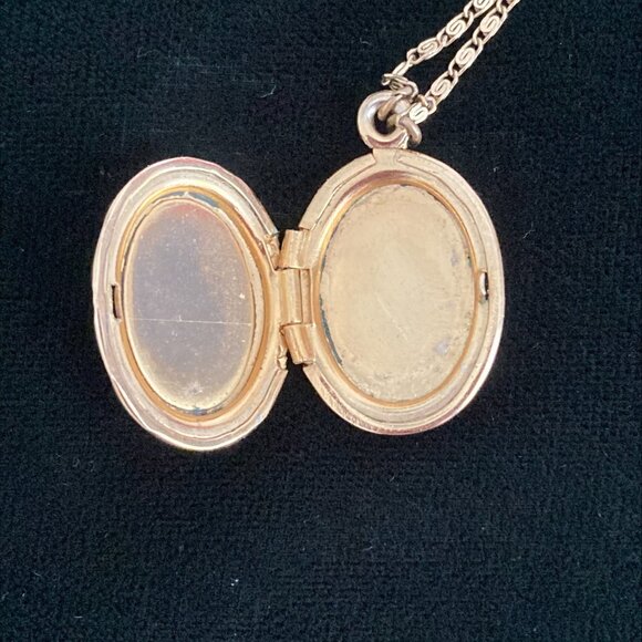 Pretty cameo locket necklace signed 1928 - Picture 4 of 6
